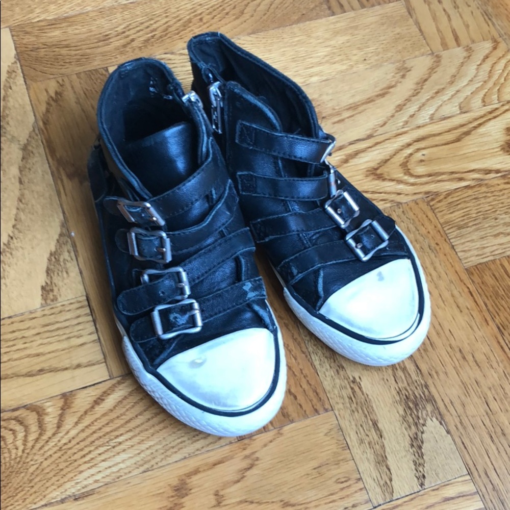Ash girls hightop zip sneakers. Size 31